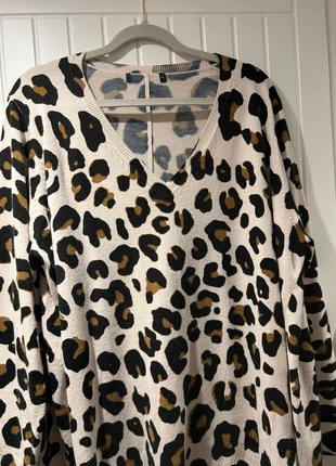 V Neck light knit jumper (Approx. Size 22-24), brand: Brand Unknown, condition: Very good, size: 5XL / 22, £12.00, £13.30 includes Buyer Protection