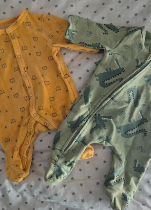 Lot 2 pyjamas grenouillères motif animal, marke: Gémo, zustand: Sehr gut, größe: Bis zu 1 Monat / 50, 2,00 €, 2,80 € inklusive Vinted-Käuferschutz