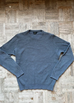 Grey Massimo Dutti sweater, merk: Massimo Dutti, staat: Heel goed, maat: L, € 5,00, € 5,95 inclusief Kopersbescherming