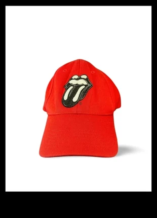 Casquette Rolling Stones – rouge, logo emblématique "tongue & lips", style rock vintage iconique, marke: The Rolling Stones, zustand: Sehr gut, größe: Einheitsgröße, 6,00 €, 7,00 € beinhaltet Vinted-Käuferschutz Pro