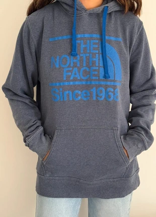 Pull / Sweat The North Face à capuche taille M couleur bleu, merk: The North Face, staat: Heel goed, maat: M, € 21,99, € 23,79 inclusief Kopersbescherming
