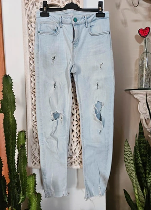 Jeans strappato Urban Style_ Zara, marque: Zara, état: Très bon état, taille: XS / 34 / 6, 11,00 €, 12,25 € Protection acheteurs incluse