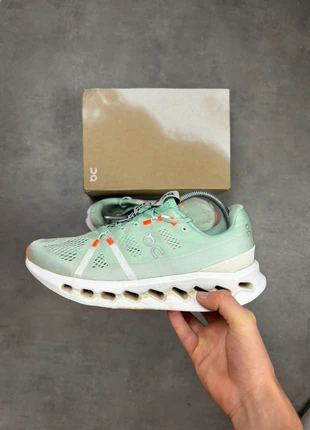 Chaussure / Sneakers de sport On Running Verte/ Turquoise Taille 42,5 en très bon état, marke: On Running, zustand: Sehr gut, größe: 42.5, 49,99 €, 53,19 € inklusive Vinted-Käuferschutz