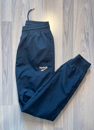 Pantalon de survêtement reebok style vintage - bleu marine - Taille XS, marque: Reebok, état: Très bon état, taille: XS, 9,90 €, 11,10 € Protection acheteurs incluse