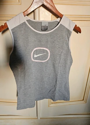 Haut de sport nike, marque: Nike, état: Très bon état, taille: L / 40 / 12, 5,00 €, 5,95 € Protection acheteurs incluse