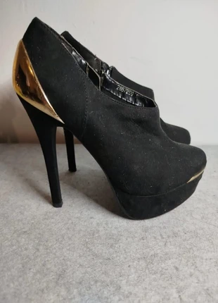 Talons dorés & noirs – Taille 38 – Très bon état, marque: Your Feet Look Gorgeous, état: Très bon état, taille: 38, 8,00 €, 9,10 € Protection acheteurs incluse