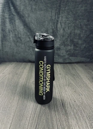 Gourde Gymshark 1L écriture neuve, brand: Gymshark, condition: New, €20.00, €21.70 includes Buyer Protection