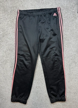 Vintage Adidas Black and Pink Size M, brand: adidas, condizioni: Ottime, taglia: M / IT 42 / EU 38, €11.99, €13.29 include la Protezione acquisti