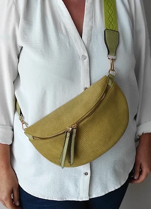 Sac banane femme velours verte bandoulière réglable, staat: Heel goed, € 13,00, € 14,35 inclusief Kopersbescherming