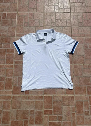 Polo Hugo Boss Vintage Blanc Bleu et Noir Boutons old money Y2K– Taille M, brand: Hugo Boss, condition: Very good, size: M, €20.00, €21.70 includes Buyer Protection