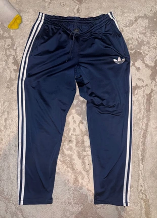 Jogging Adidas bleu, marque: adidas, état: Très bon état, taille: M, 10,00 €, 11,20 € Protection acheteurs incluse