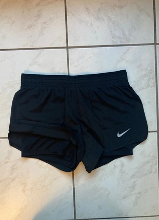 Short running Nike taille S couleur noir, merk: Nike, staat: Heel goed, maat: S / 36 / 8, € 21,00, € 22,75 inclusief Kopersbescherming Pro