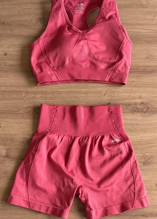 Ensemble AYBL taille M, brand: AYBL, condizioni: Ottime, taglia: M / IT 42 / EU 38, €45.00, €47.95 include la Protezione acquisti