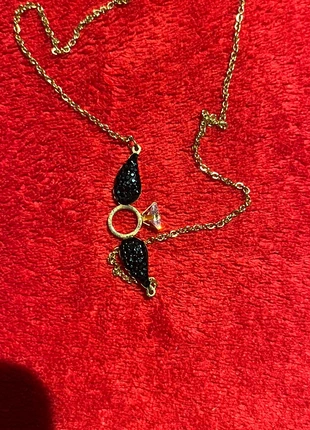 Collier ailes d’anges à strass noirs avec perle style diamant au milieu, brand: Diamant, condition: Very good, €3.00, €3.85 includes Buyer Protection