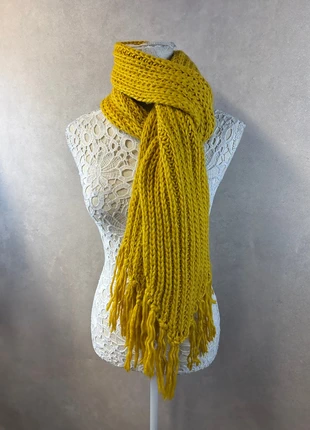 Écharpe jaune moutarde à franges – Lot MI35, condition: Very good, €7.50, €8.58 includes Buyer Protection Pro