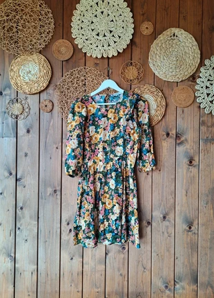 vestido de alegres flores, marque: Stradivarius, état: Très bon état, taille: L / 40 / 12, 15,00 €, 16,45 € Protection acheteurs incluse