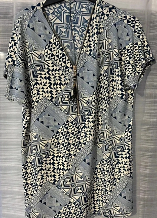 Tunique blanche et bleu, état: Très bon état, taille: Taille unique, 6,00 €, 7,00 € Protection acheteurs incluse