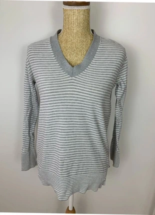 Pull Col en V Tommy Hilfiger à rayures Gris et Blanc - taille S, marque: Tommy Hilfiger, état: Très bon état, taille: S / 36 / 8, 15,00 €, 16,45 € Protection acheteurs (Pro) incluse