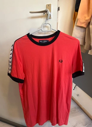 Fred Perry tshirt, merk: Fred Perry, staat: Heel goed, maat: M, € 15,00, € 16,45 inclusief Kopersbescherming
