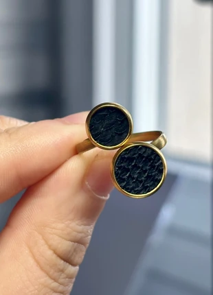 Anillo Doble Dorado con Textura en Cuero Negro, marque: Local, état: Neuf sans étiquette, taille: Ajustable, 12,00 €, 13,30 € Protection acheteurs incluse