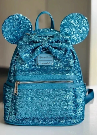 Magnifique sac Loungefly bleu à sequins avec oreilles et noeud de Minnie, marque: Loungefly, état: Neuf avec étiquette, 75,00 €, 79,45 € Protection acheteurs incluse