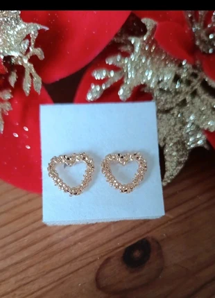 Jolies boucles d'oreilles en forme de coeur dorées, marque: sans marque, état: Neuf avec étiquette, 5,00 €, 5,95 € Protection acheteurs (Pro) incluse