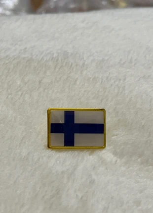 Pin’s doré rectangulaire drapeau Finlande, état: Neuf sans étiquette, 2,00 €, 2,80 € Protection acheteurs incluse