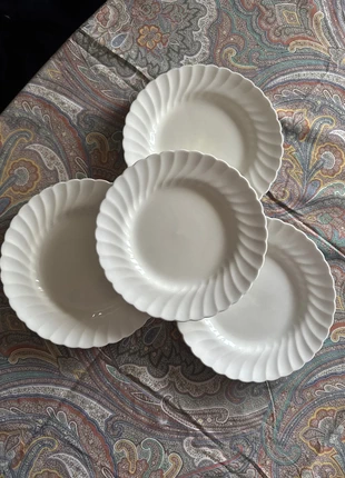 4 assiettes à dessert anglaise, marque: Vintage Boutique, état: Très bon état, 10,00 €, 11,20 € Protection acheteurs incluse