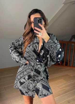 Robe noir en satin imprimé blanc H&M taille L/40, marke: H&M, zustand: Sehr gut, größe: L / 40 / 12, 12,00 €, 13,30 € inklusive Vinted-Käuferschutz