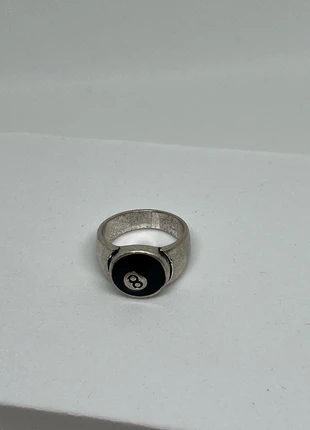 Ring vintage bowling 8, merk: Vintage Dressing, staat: Heel goed, maat: Aanpasbaar, € 8,00, € 9,10 inclusief Kopersbescherming