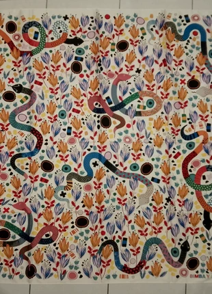 Carré en soie multicolore – Élégance et lumière, merk: Bimba & L, staat: Nieuw zonder prijskaartje, € 12,00, € 13,30 inclusief Kopersbescherming