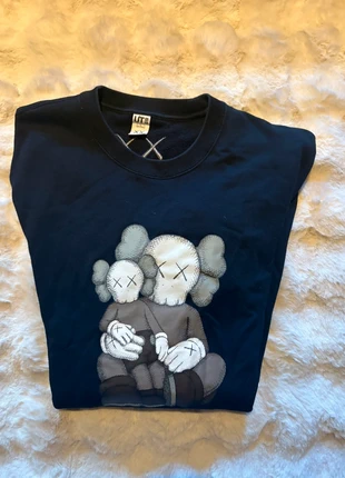 sweat kaws, marque: Kaws, état: Très bon état, taille: L, 15,00 €, 16,45 € Protection acheteurs incluse