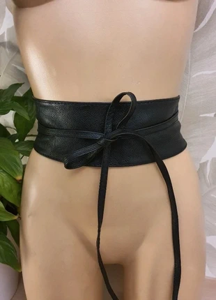 Ceinture Obi simili cuir noir, état: Très bon état, taille: Ajustable, 8,00 €, 9,10 € Protection acheteurs (Pro) incluse