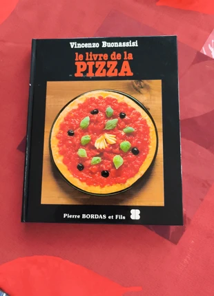 Livre de la Pizza, état: Très bon état, 6,00 €, 7,00 € Protection acheteurs incluse