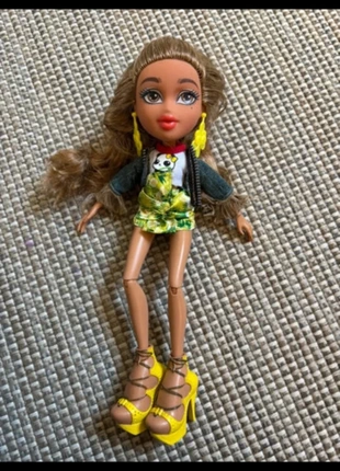 Poupée Bratz en excellent état – comme neuve, marke: Bratz, zustand: Sehr gut, größe: 6 Jahre / 116, 5,00 €, 5,95 € inklusive Vinted-Käuferschutz