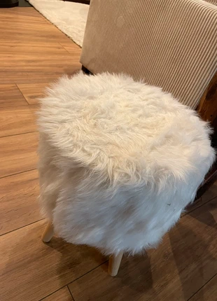 Vend petit tabouret fourrure, brand: Mignon, condizioni: Ottime, €7.00, €8.05 include la Protezione acquisti