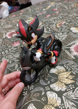 Figurine Shadow (Sonic 3 The Hedgehog) + moto, marque: Sonic the Hedgehog, état: Très bon état, taille: 6 ans / 116 cm, 15,00 €, 16,45 € Protection acheteurs incluse