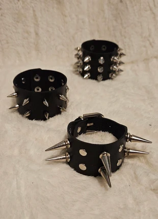 Lot 3 bracelets spikes cônes goth rock neufs, marque: Inconnu, état: Neuf sans étiquette, 15,00 €, 16,45 € Protection acheteurs incluse