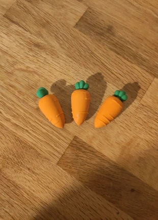 Trois petites carottes kawaii, état: Neuf sans étiquette, taille: 6 ans / 116 cm, 5,00 €, 5,95 € Protection acheteurs incluse