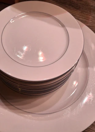 Gebaksset wit met grijs randje, staat: Veelgebruikt, € 7,50, € 8,58 inclusief Kopersbescherming