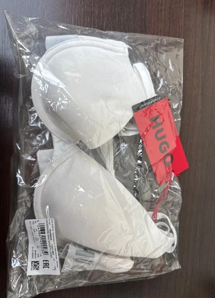 Hugo underwire bra Sporty, brand: Hugo, condizioni: Nuovo con cartellino, taglia: 75B | IT 2B, €25.00, €26.95 include la Protezione acquisti