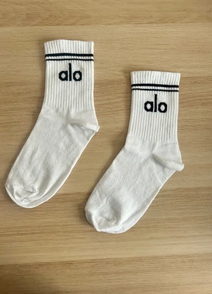 Paire de chaussettes ALO yoga hautes en coton blanche Modèle basique, brand: Alo Yoga, condition: Good, size: One size, €10.00, €11.20 includes Buyer Protection