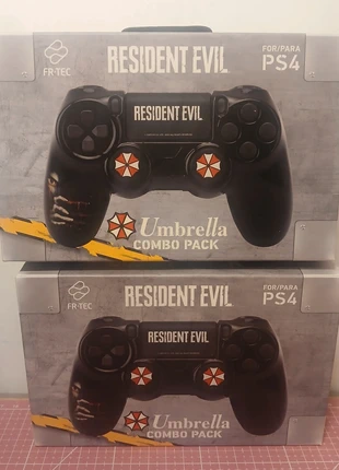 2 protections de manette PS4 résident évil, condition: New with tags, €3.00, €3.85 includes Buyer Protection