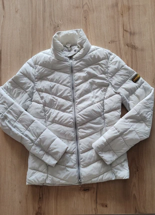 Doudoune femme barbour taille 34 doudoune zippée blanc cassé, marque: Barbour, état: Neuf sans étiquette, taille: XS / 34 / 6, 60,00 €, 63,70 € Protection acheteurs incluse