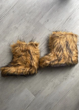 Bottes fausses fourrure vintage y2k style Moon Boots, marque: y2k, état: Très bon état, taille: 38, 50,00 €, 53,20 € Protection acheteurs incluse