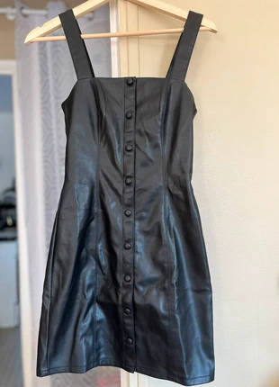 Robe similicuir noire Pimkie, merk: Pimkie, staat: Nieuw zonder prijskaartje, maat: XS / 34 / 6, € 4,50, € 5,43 inclusief Kopersbescherming