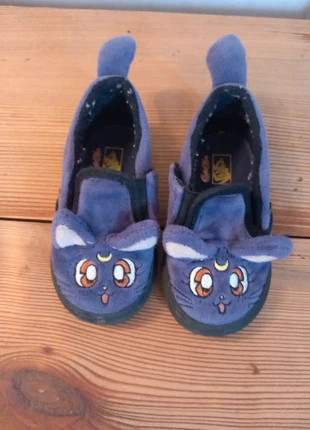 Chausson Sailormoon, marque: Sailor Moon, état: Très bon état, taille: 22, 6,00 €, 7,00 € Protection acheteurs incluse