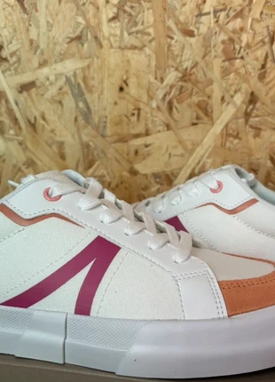 Lacoste L004 taille 37,5 chaussures blanches , basket basse femme, brand: Lacoste, condition: New with tags, size: 37.5, €59.90, €63.60 includes Buyer Protection Pro