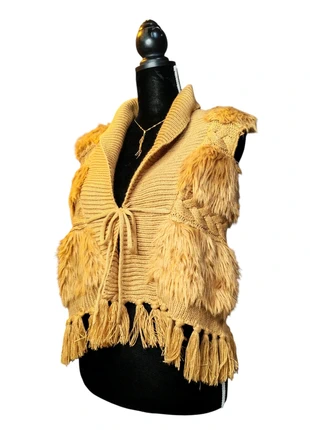 Gilet coquette à frange, fausse fourrure beige/moutarde taille M/L, marque: COQUETTE, état: Très bon état, taille: M / 38 / 10, 12,00 €, 13,30 € Protection acheteurs incluse