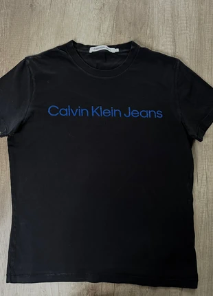T-shirt Calvin Klein - Noir – Taille M, brand: Calvin Klein, condizioni: Ottime, taglia: M, €17.99, €19.59 include la Protezione acquisti